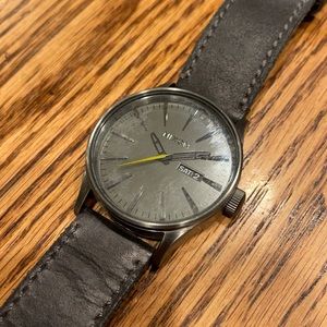 Nixon Sentry leather watch